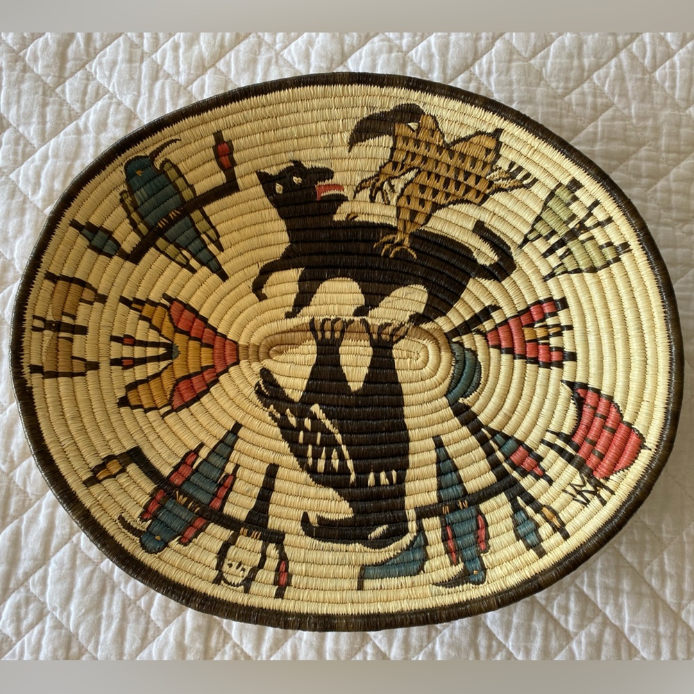 Emberá Handwoven Panama basket tray wildlife jungle scene